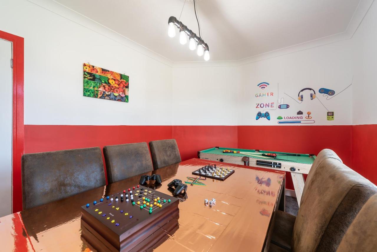 קינגסטון אפון הול Aseda 4 Bedroom Private Parking, Game Zone -Pool Table, Garden Home מראה חיצוני תמונה