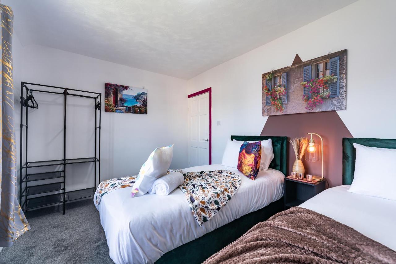 קינגסטון אפון הול Aseda 4 Bedroom Private Parking, Game Zone -Pool Table, Garden Home מראה חיצוני תמונה