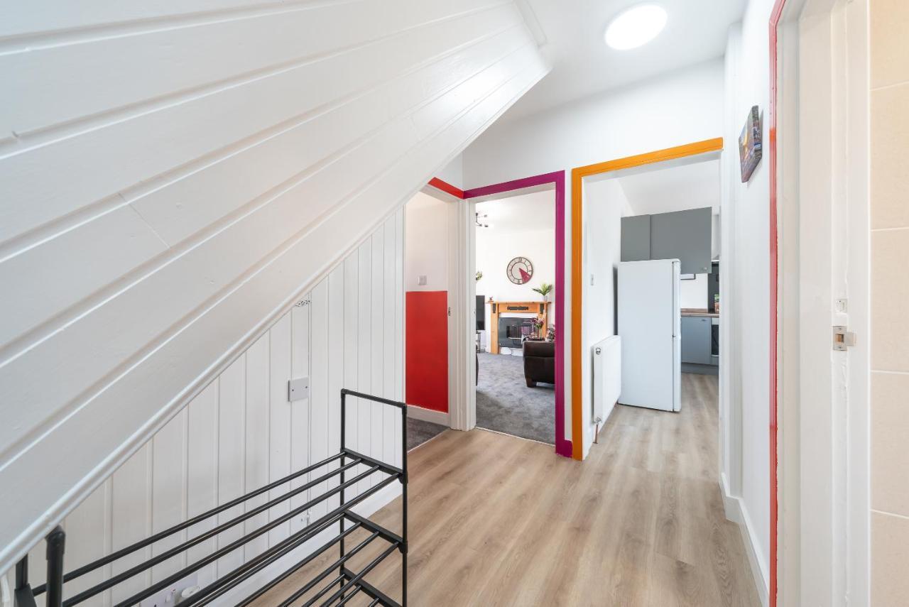 קינגסטון אפון הול Aseda 4 Bedroom Private Parking, Game Zone -Pool Table, Garden Home מראה חיצוני תמונה