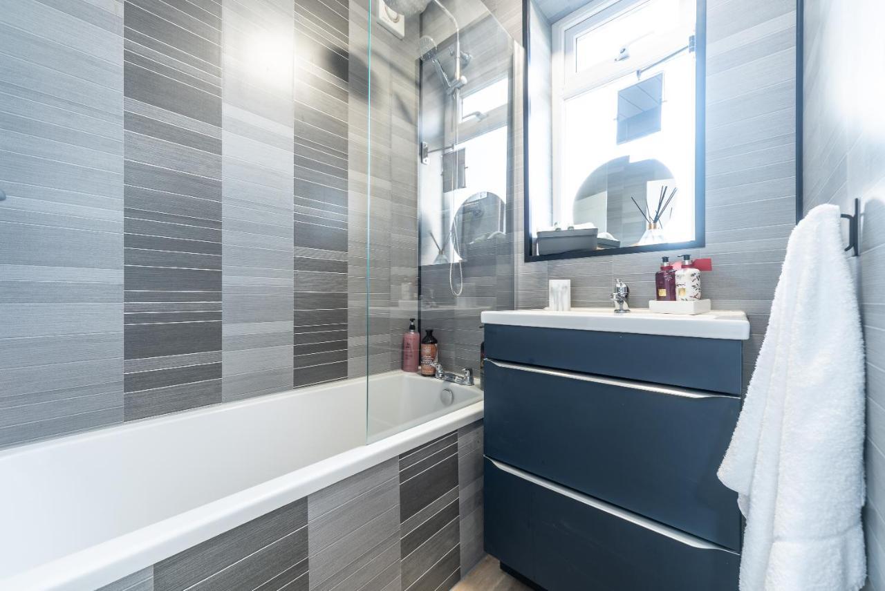 קינגסטון אפון הול Aseda 4 Bedroom Private Parking, Game Zone -Pool Table, Garden Home מראה חיצוני תמונה