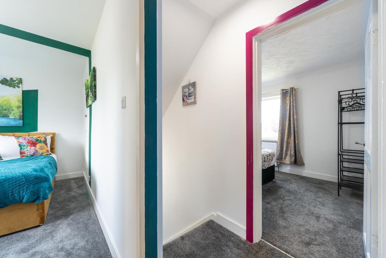 קינגסטון אפון הול Aseda 4 Bedroom Private Parking, Game Zone -Pool Table, Garden Home מראה חיצוני תמונה